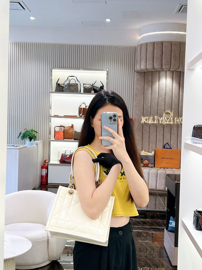 Dior Tote Bag Essential Archi Cannage White
