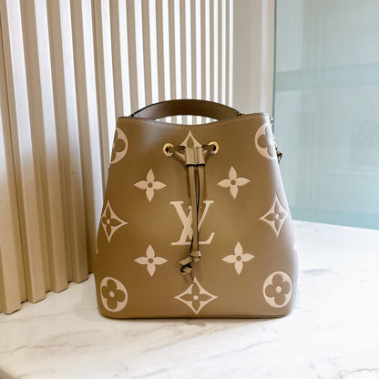 LV Neo Noe MM in Tourterelle / Creme