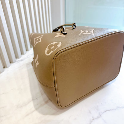 LV Neo Noe MM in Tourterelle / Creme