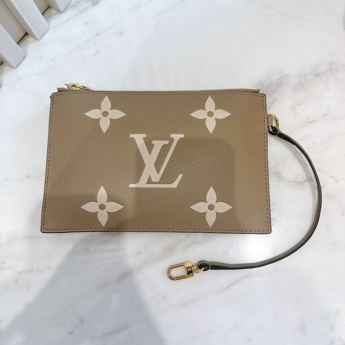 LV Neo Noe MM in Tourterelle / Creme