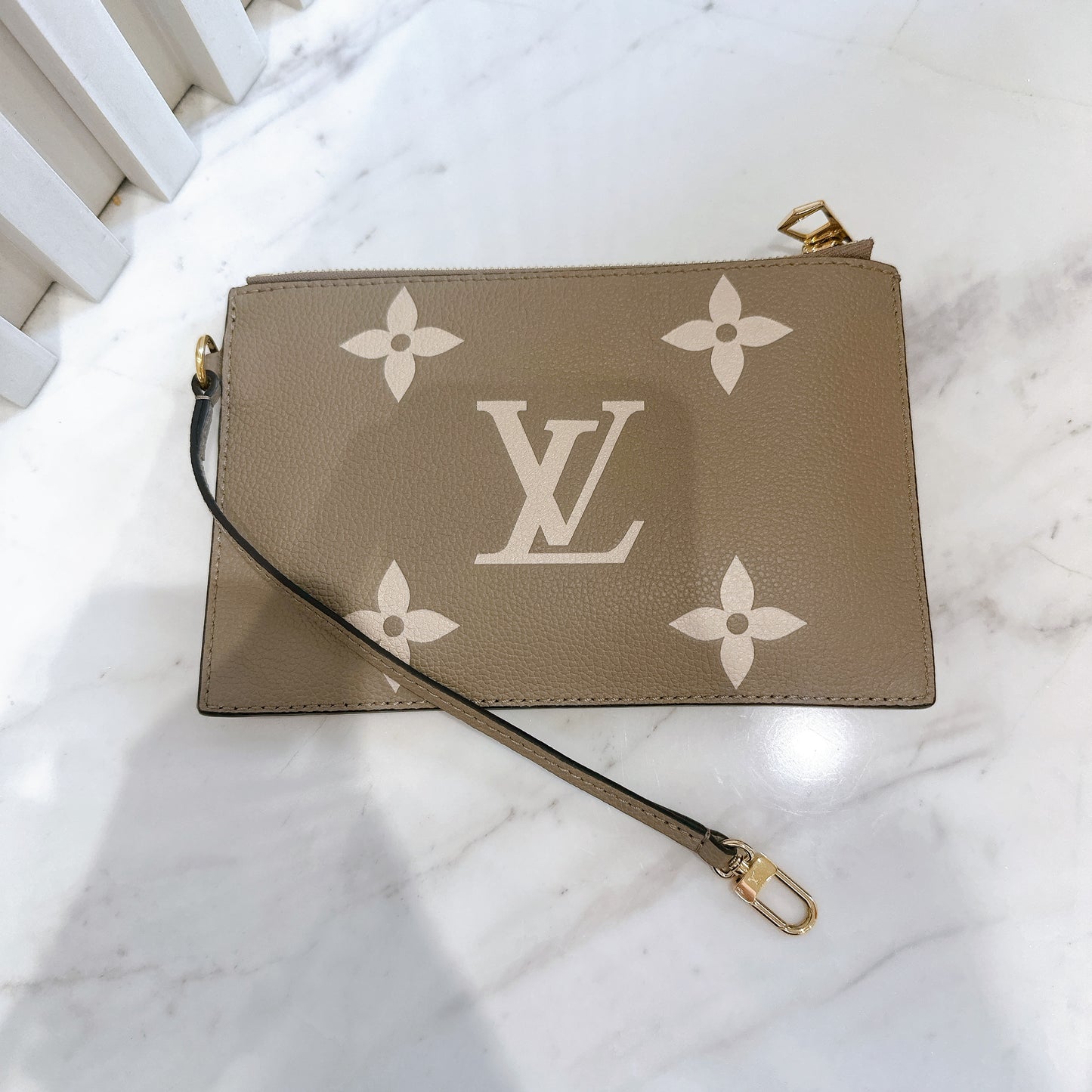 LV Neo Noe MM in Tourterelle / Creme