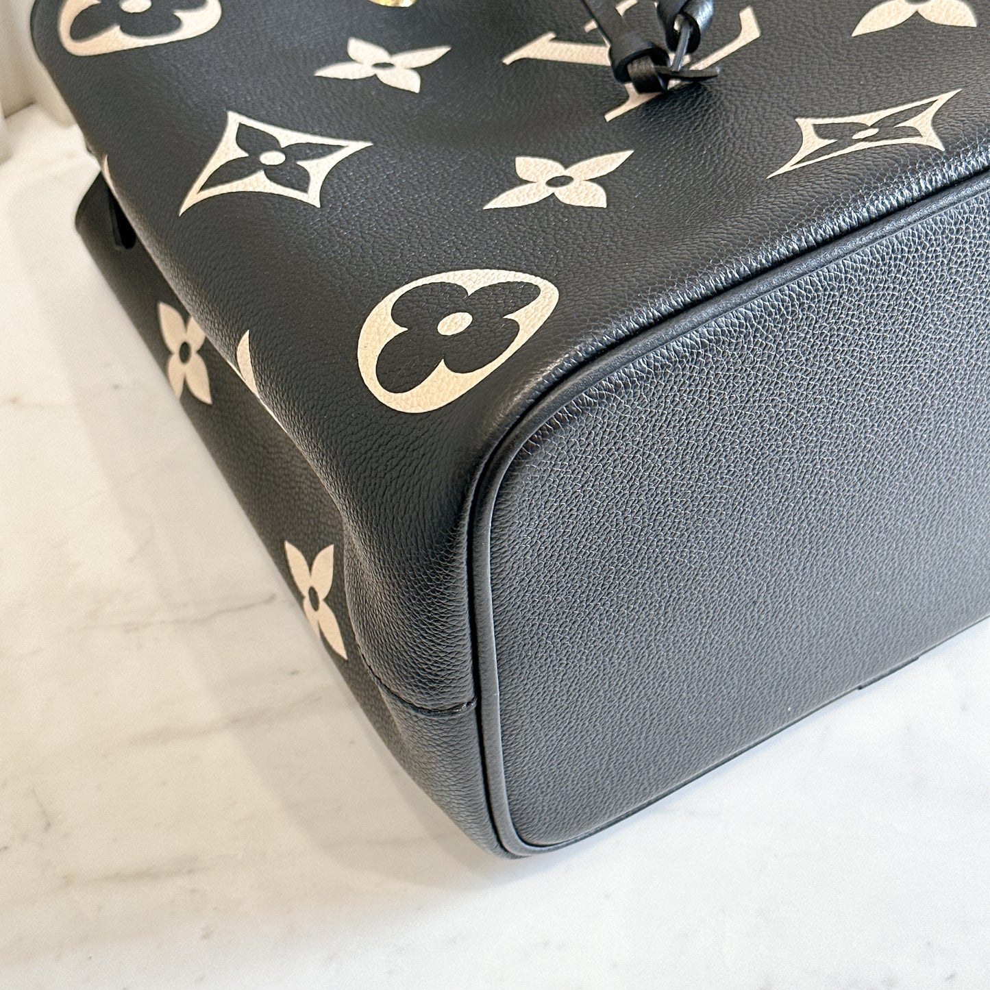 LV Neo Noe Black and Creme