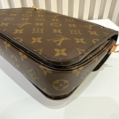 LV Monogram Pochette Metis