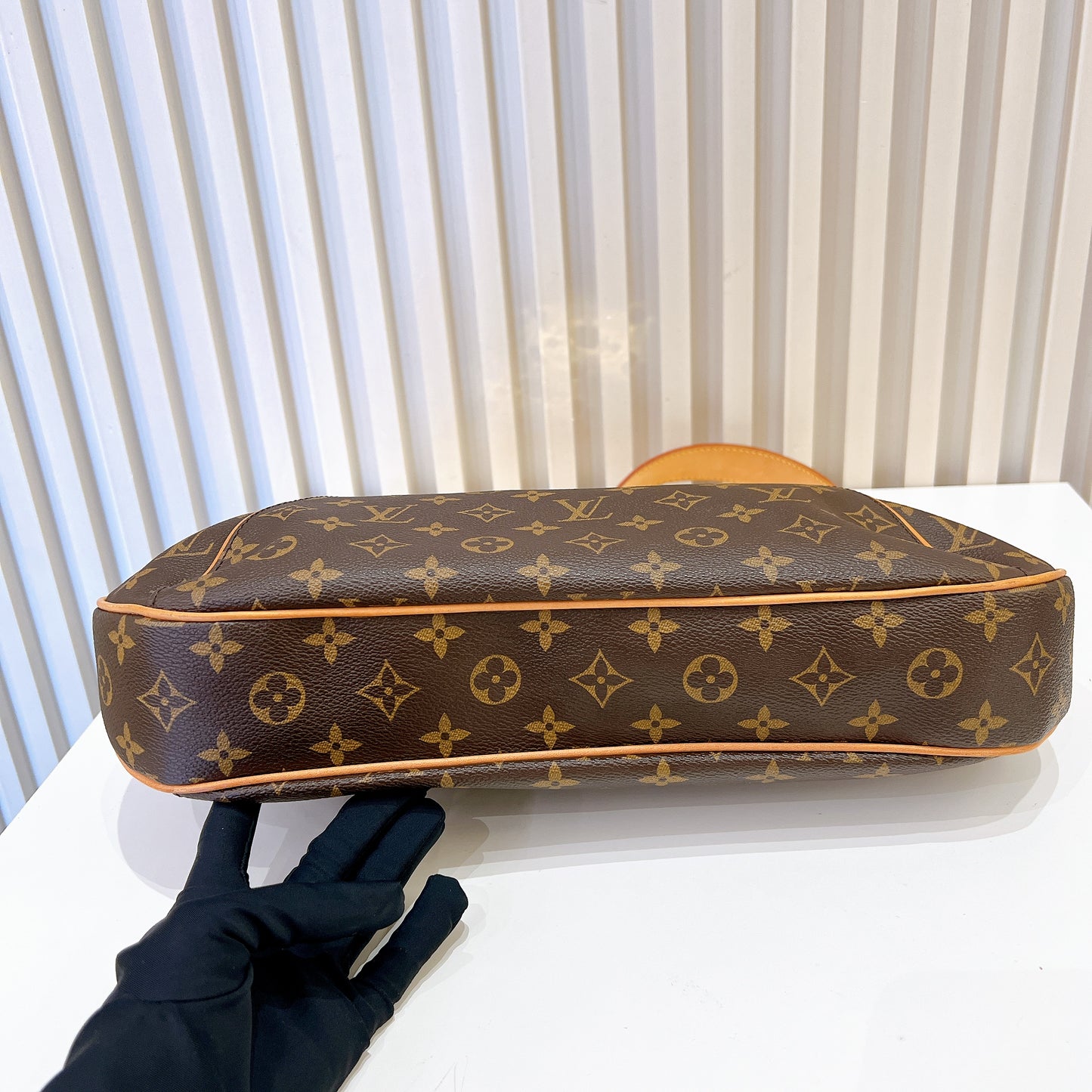 LV Monogram Thames GM