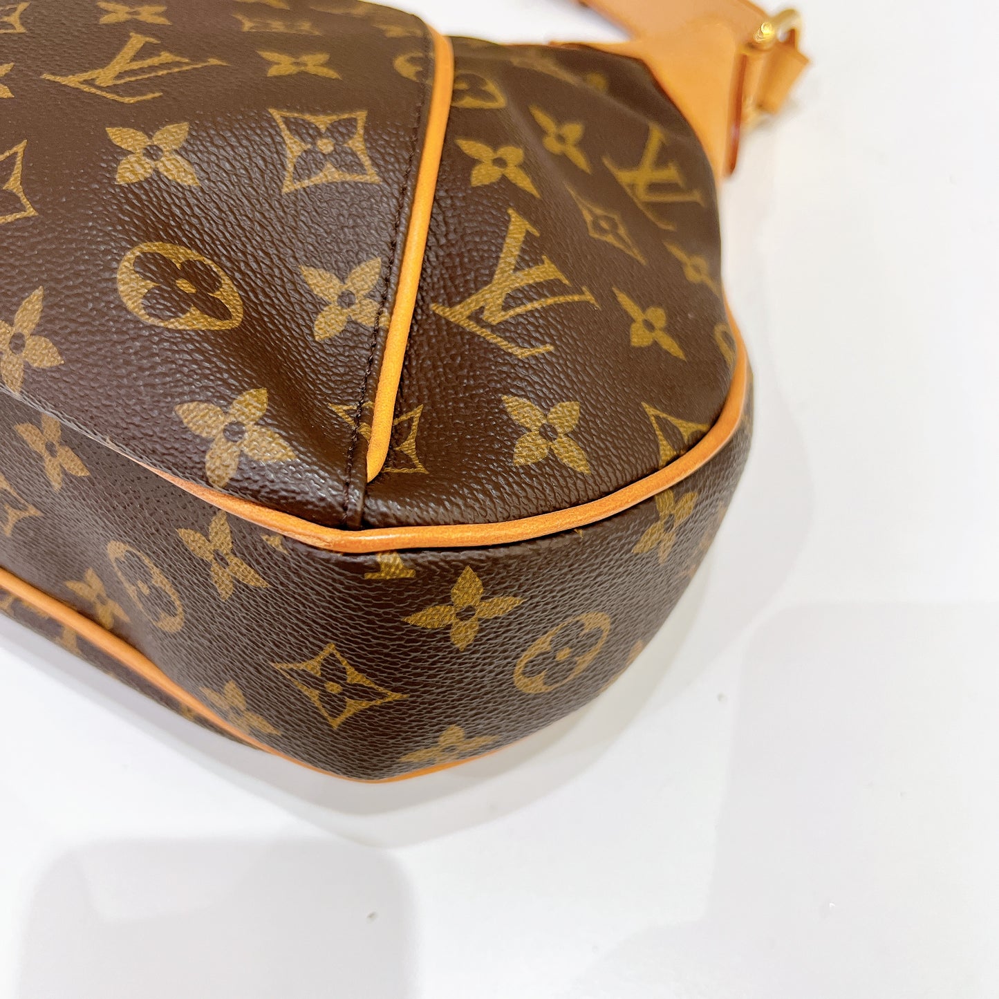 LV Monogram Thames GM