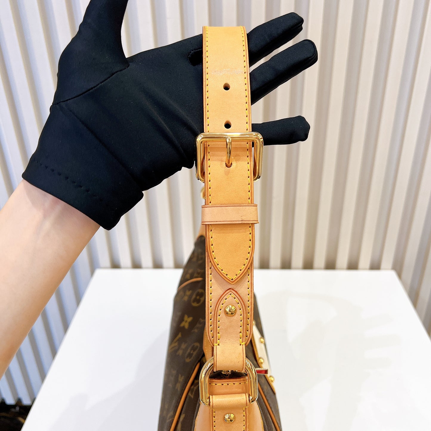 LV Monogram Thames GM