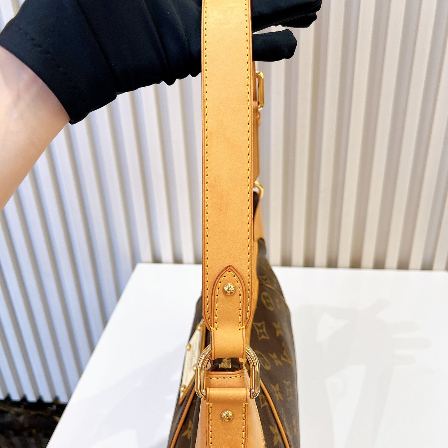 LV Monogram Thames GM