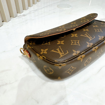 LV Monogram Ivy