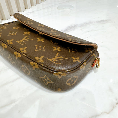 LV Monogram Ivy