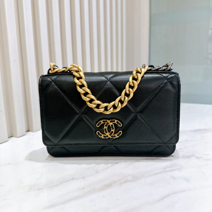 Chanel 19 WOC in Black