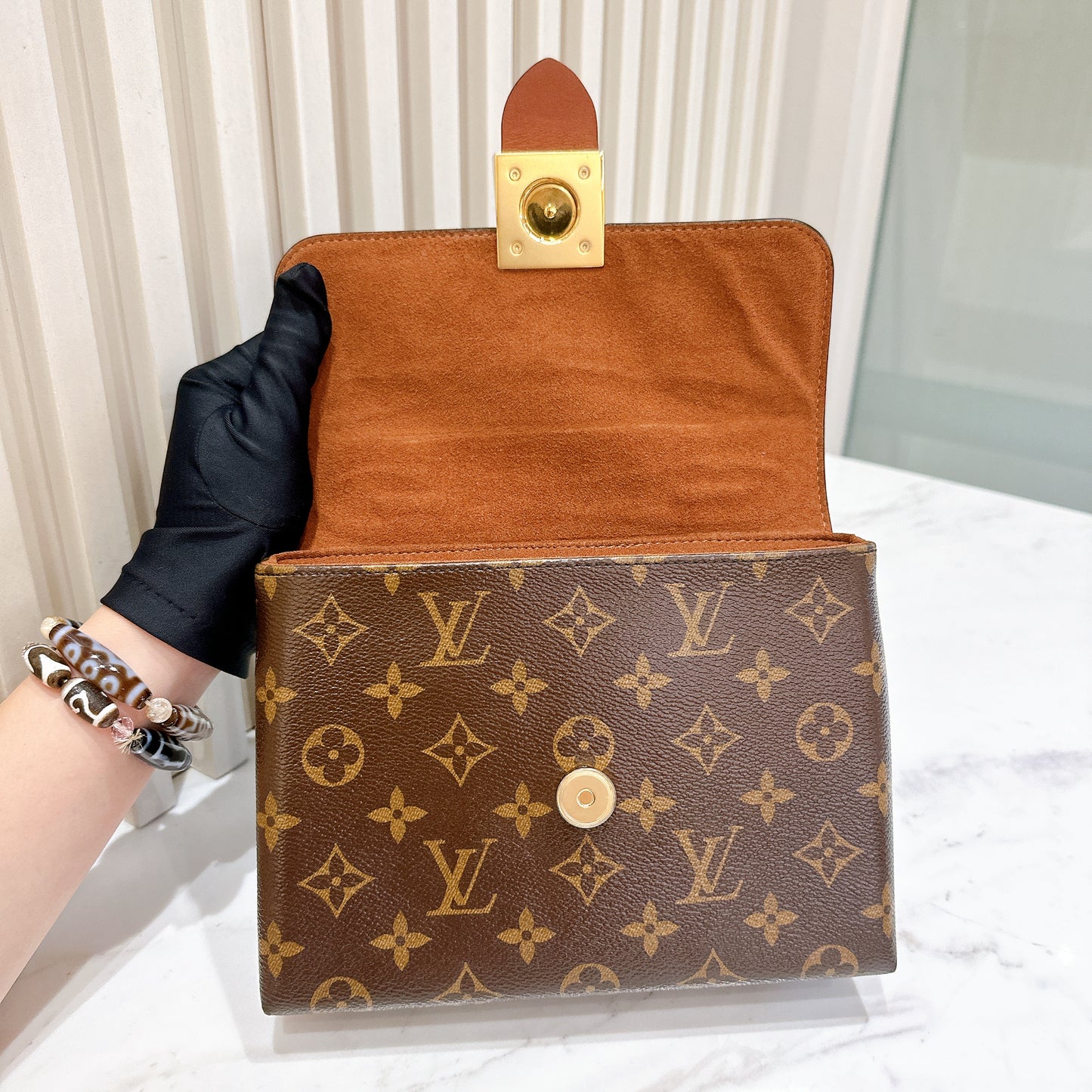 LV Locky BB in Caramel