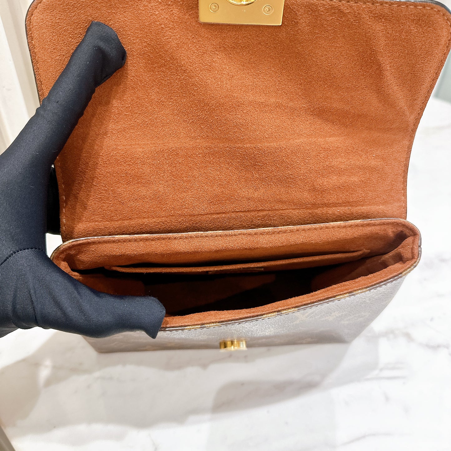 LV Locky BB in Caramel