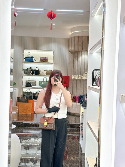 LV Locky BB in Caramel