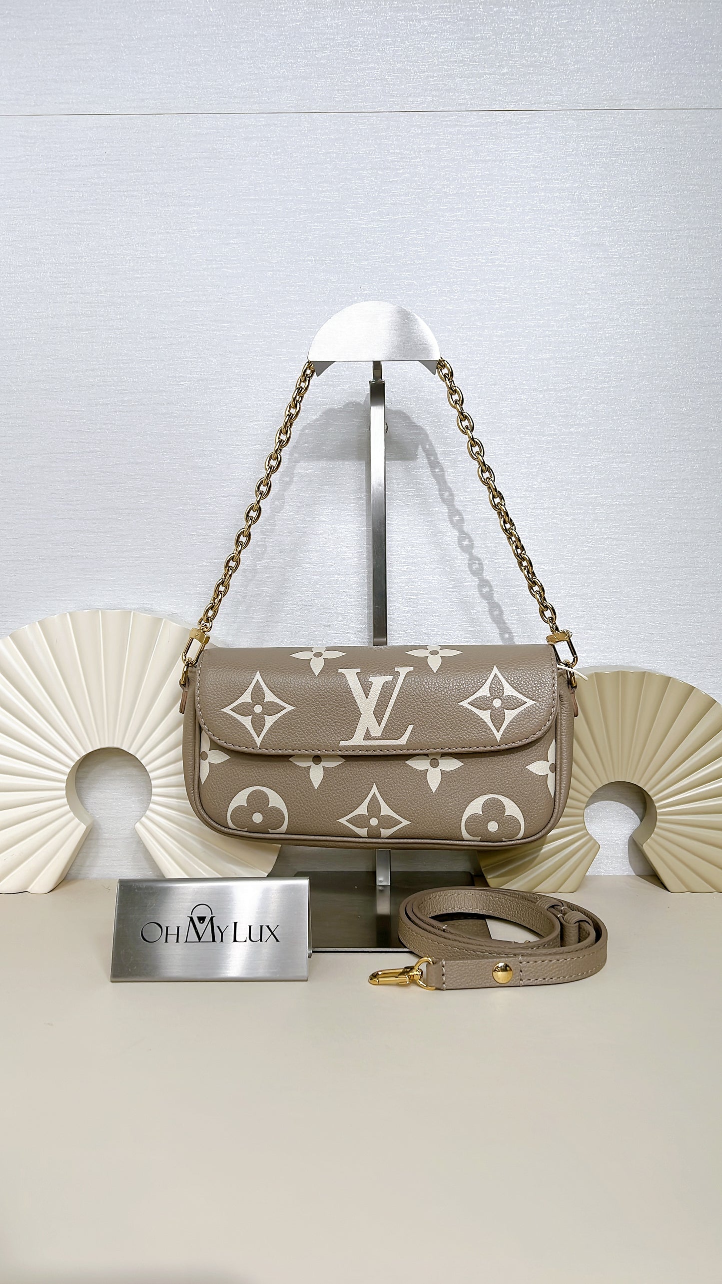 LV Ivy Bicolour WOC