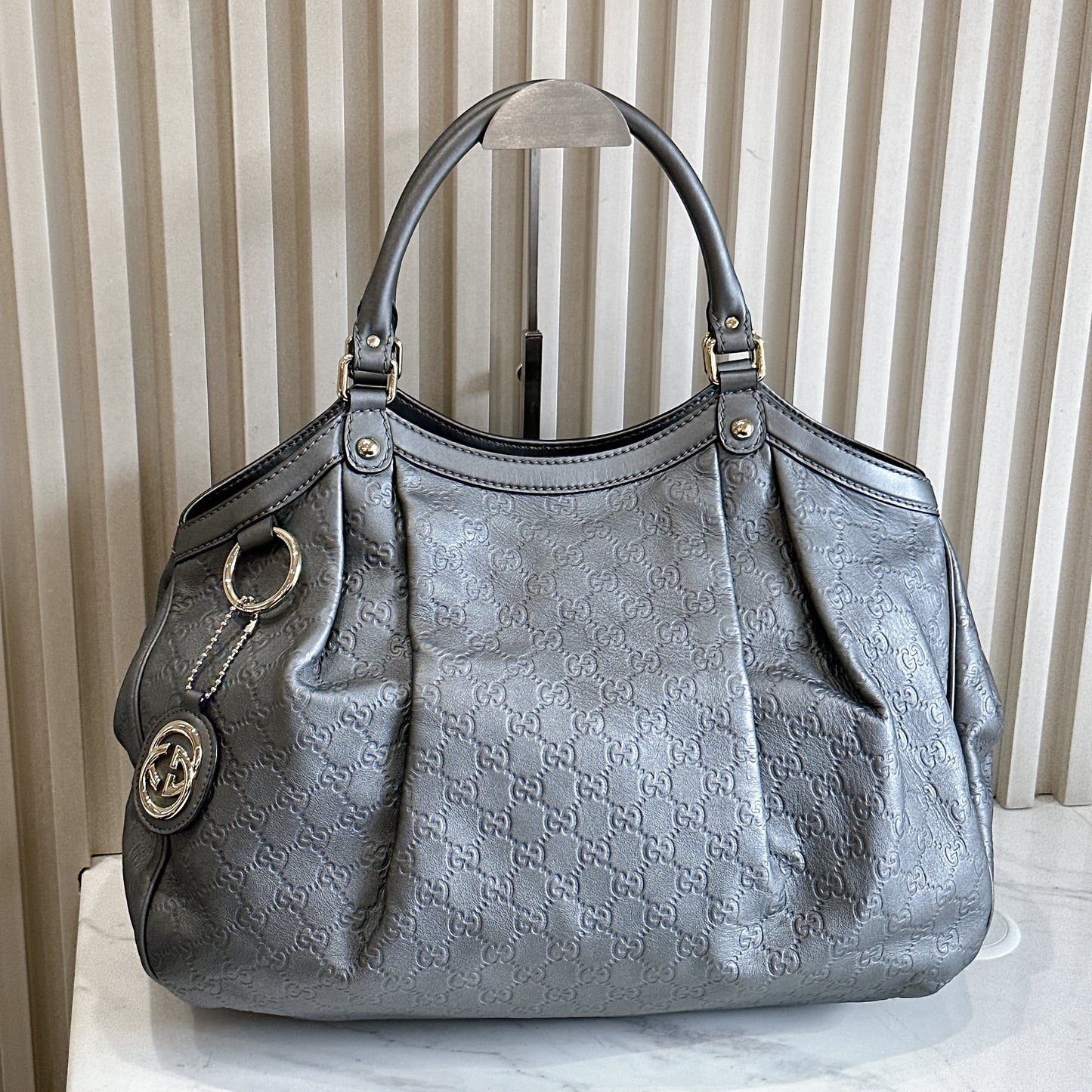 Gucci Sukey Shoulder Bag in Silver