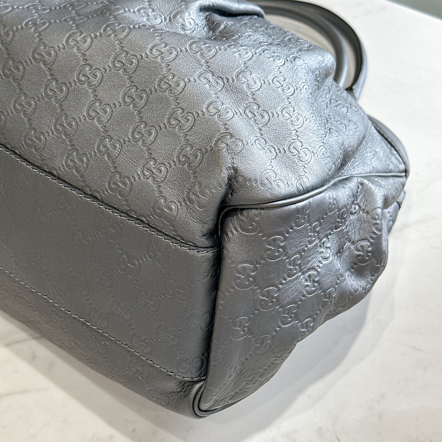 Gucci Sukey Shoulder Bag in Silver