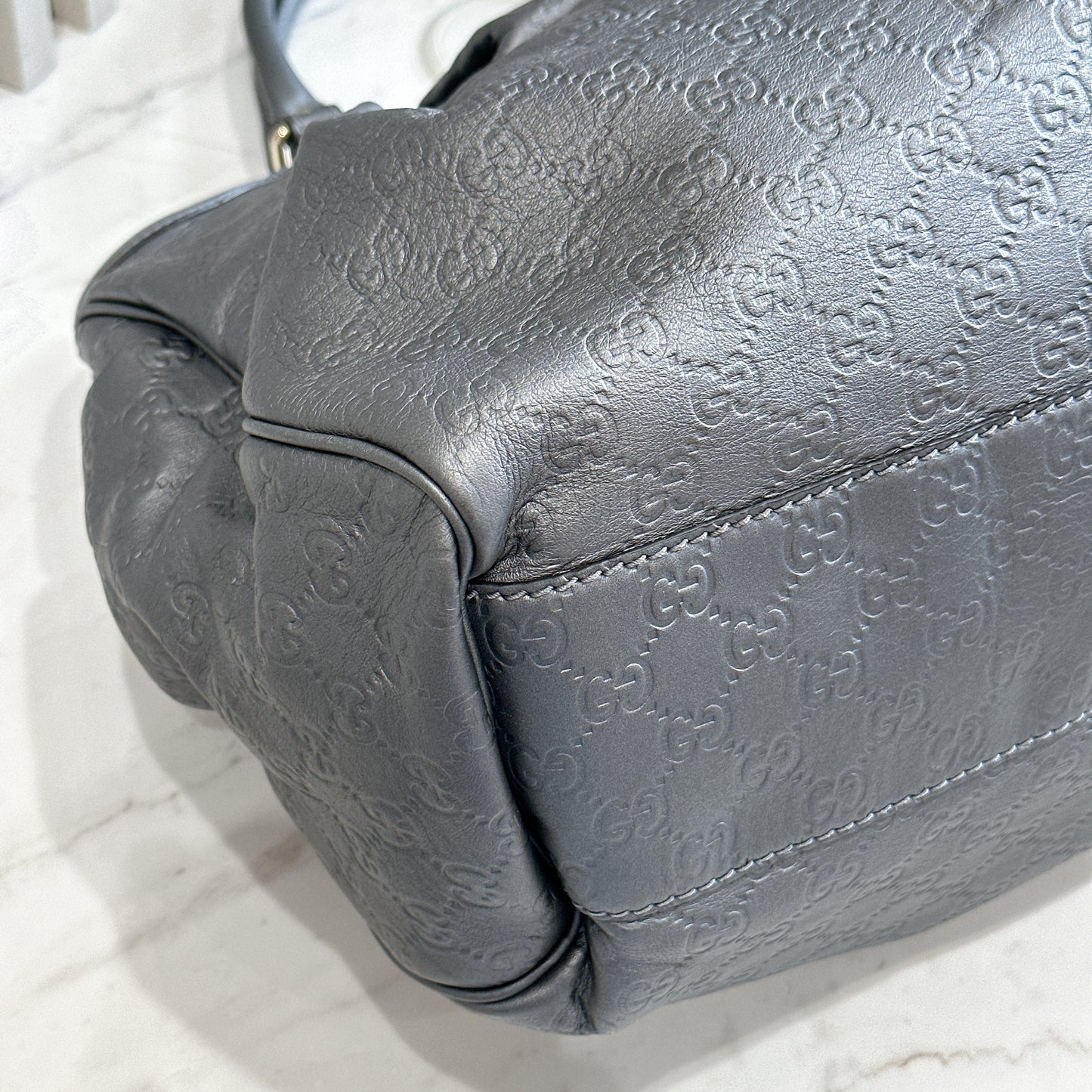 Gucci Sukey Shoulder Bag in Silver