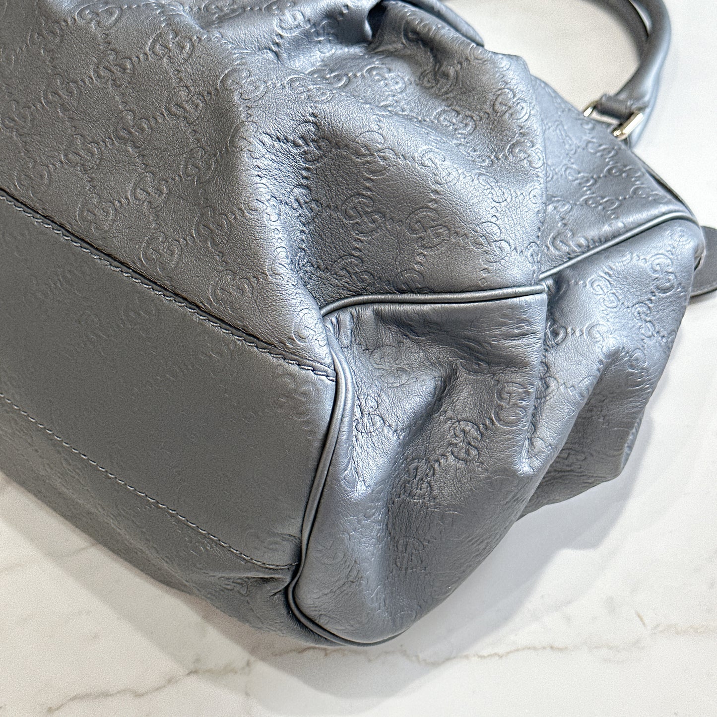 Gucci Sukey Shoulder Bag in Silver