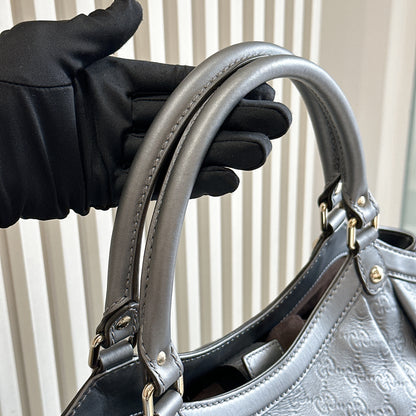 Gucci Sukey Shoulder Bag in Silver
