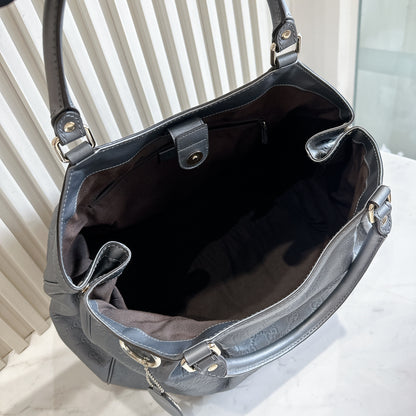 Gucci Sukey Shoulder Bag in Silver