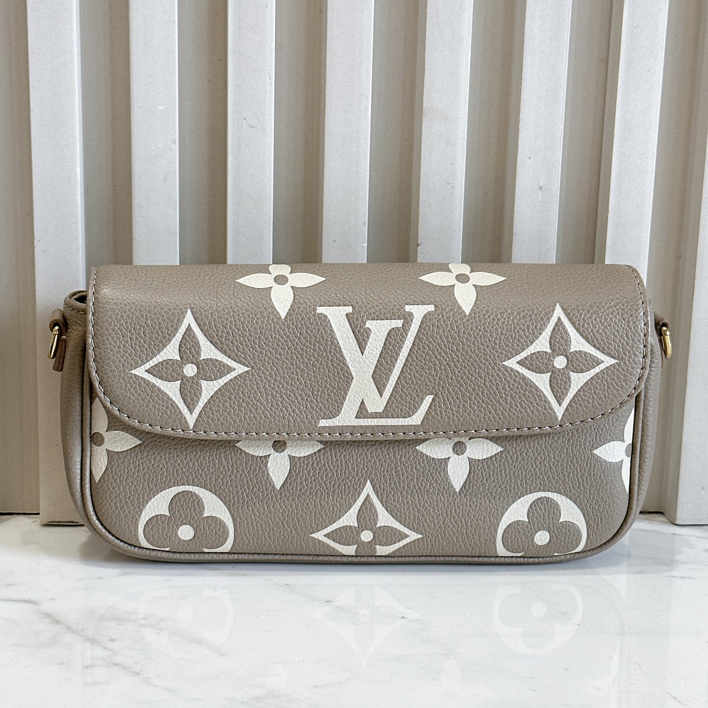 LV Ivy Bicolour WOC