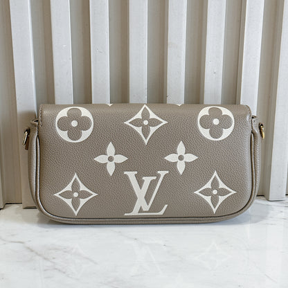 LV Ivy Bicolour WOC