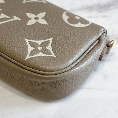 LV Ivy Bicolour WOC