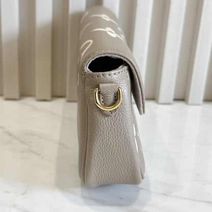 LV Ivy Bicolour WOC