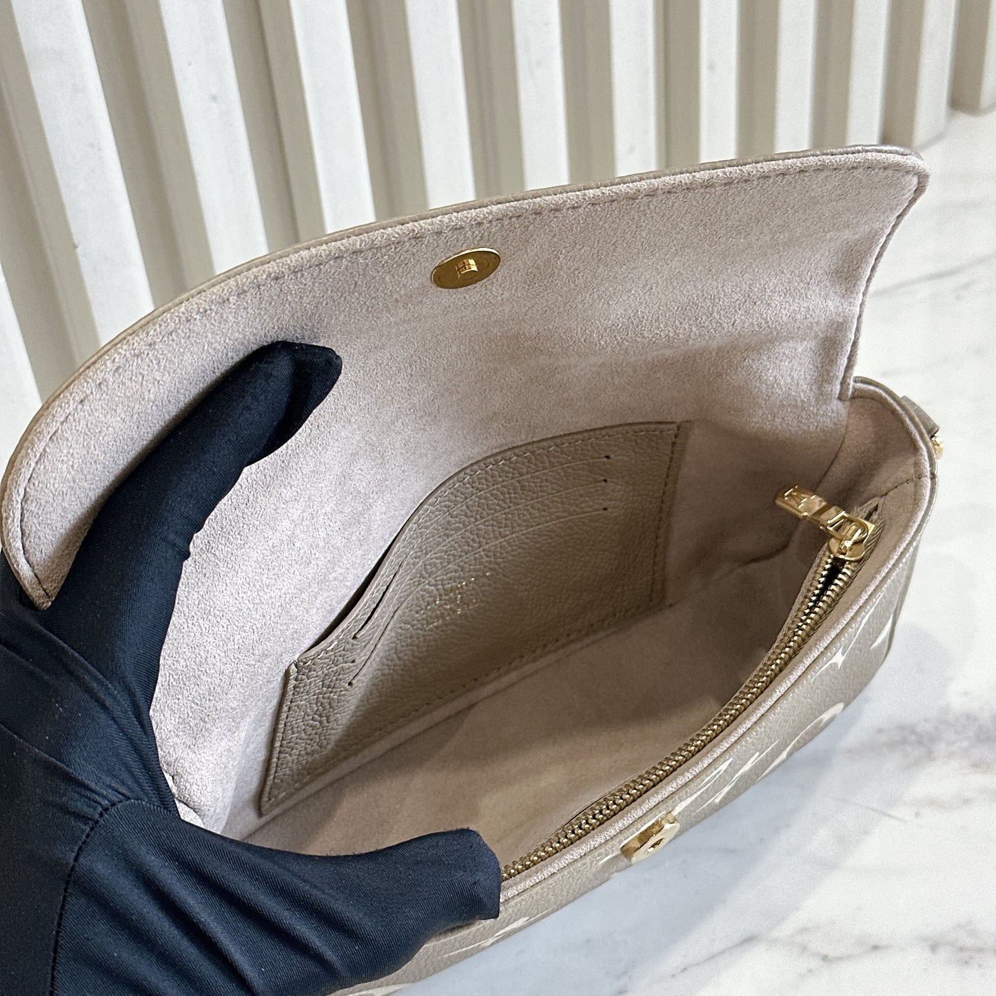 LV Ivy Bicolour WOC