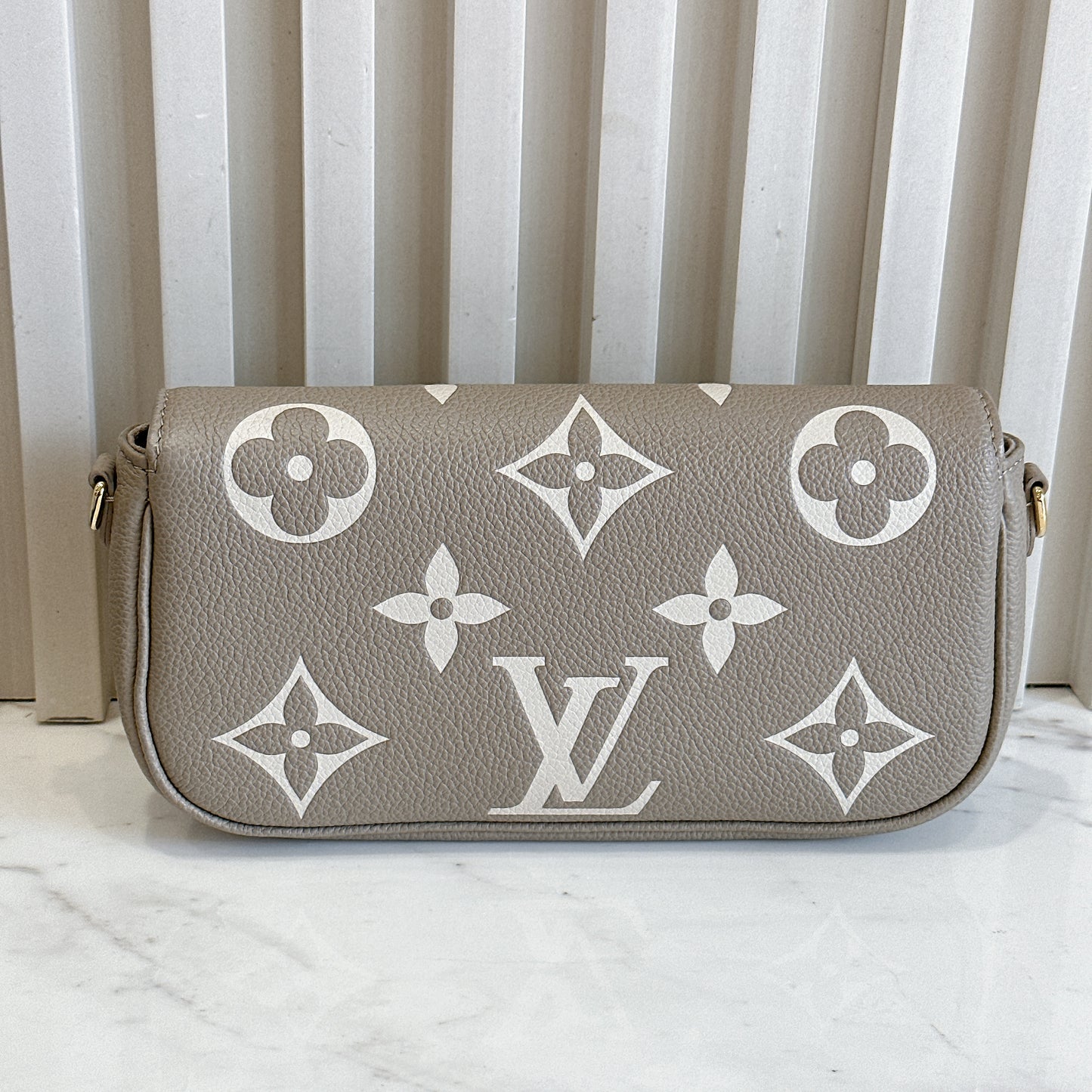 LV Ivy Bicolour WOC