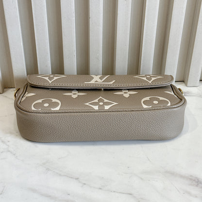 LV Ivy Bicolour WOC