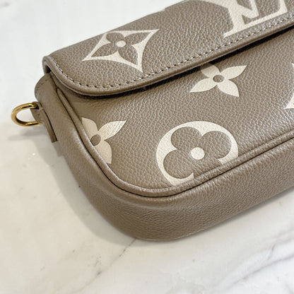 LV Ivy Bicolour WOC