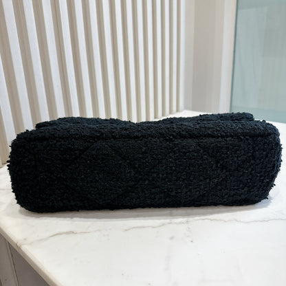 Chanel 19 Tweed Large in Black