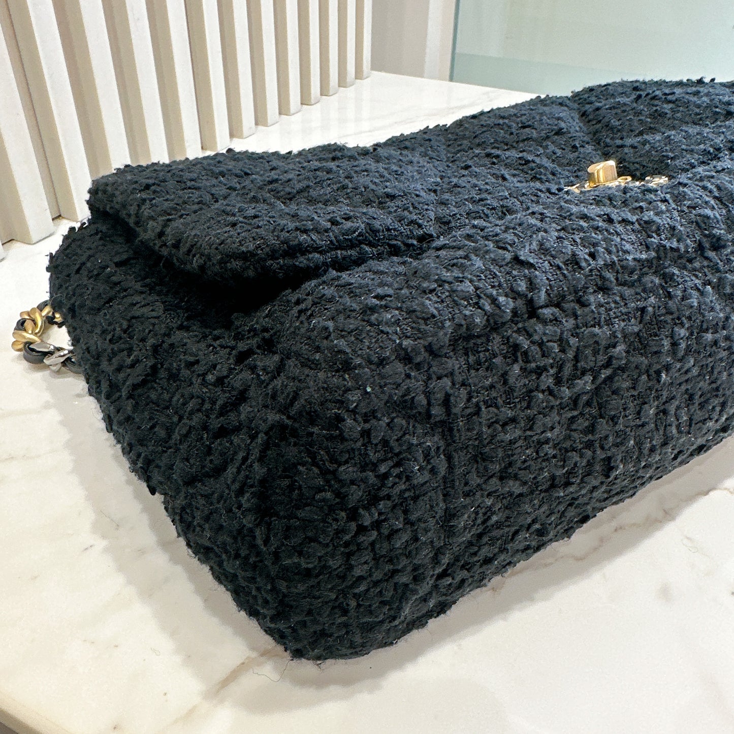 Chanel 19 Tweed Large in Black