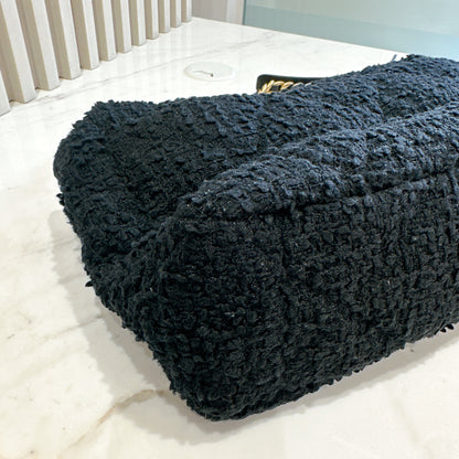 Chanel 19 Tweed Large in Black