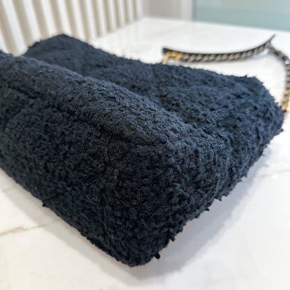 Chanel 19 Tweed Large in Black