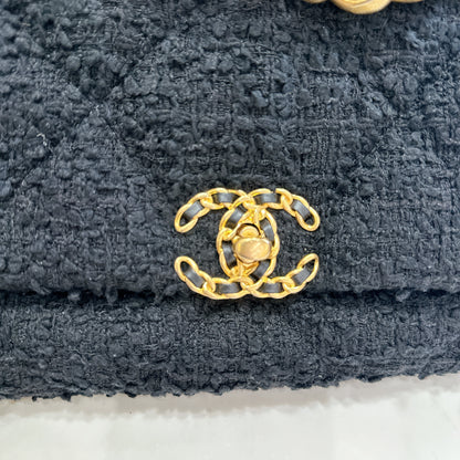 Chanel 19 Tweed Large in Black