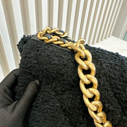 Chanel 19 Tweed Large in Black