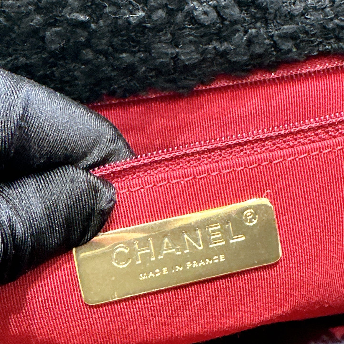Chanel 19 Tweed Large in Black
