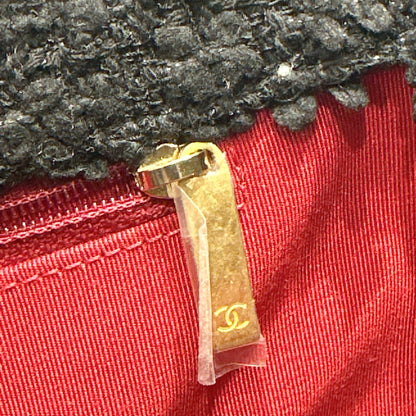 Chanel 19 Tweed Large in Black
