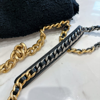 Chanel 19 Tweed Large in Black