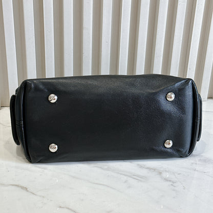 LV Carryall Vibe Pm in Black