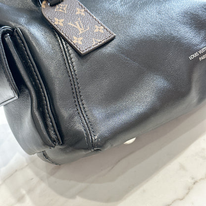 LV Carryall Vibe Pm in Black