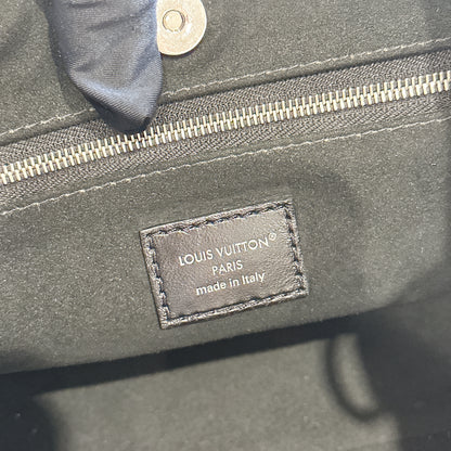 LV Carryall Vibe Pm in Black