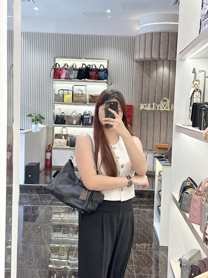 LV Carryall Vibe Pm in Black