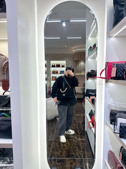 Chanel 19 Tweed Large in Black