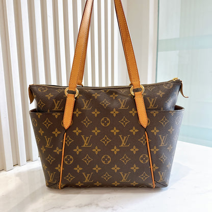 LV Monogram Totally PM
