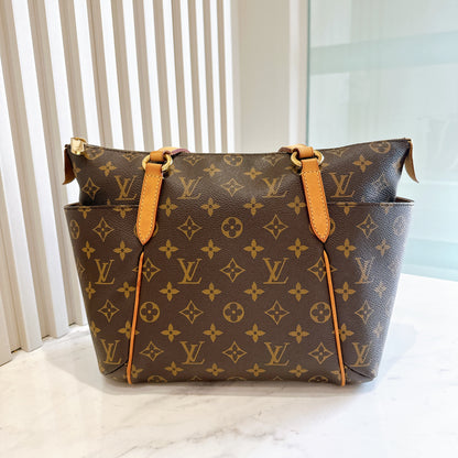 LV Monogram Totally PM