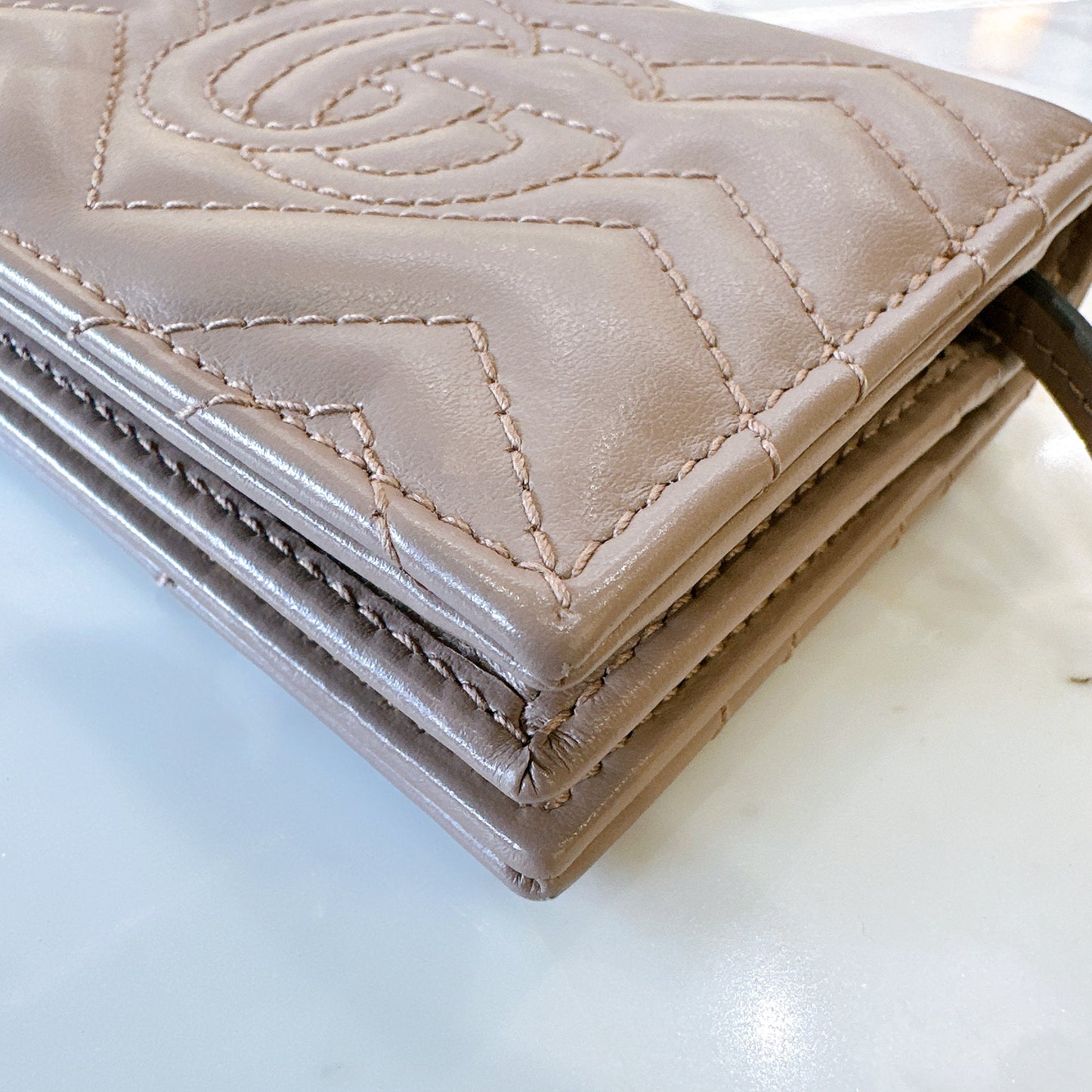 Gucci Marmont Bi-Fold Wallet in Dusty Pink