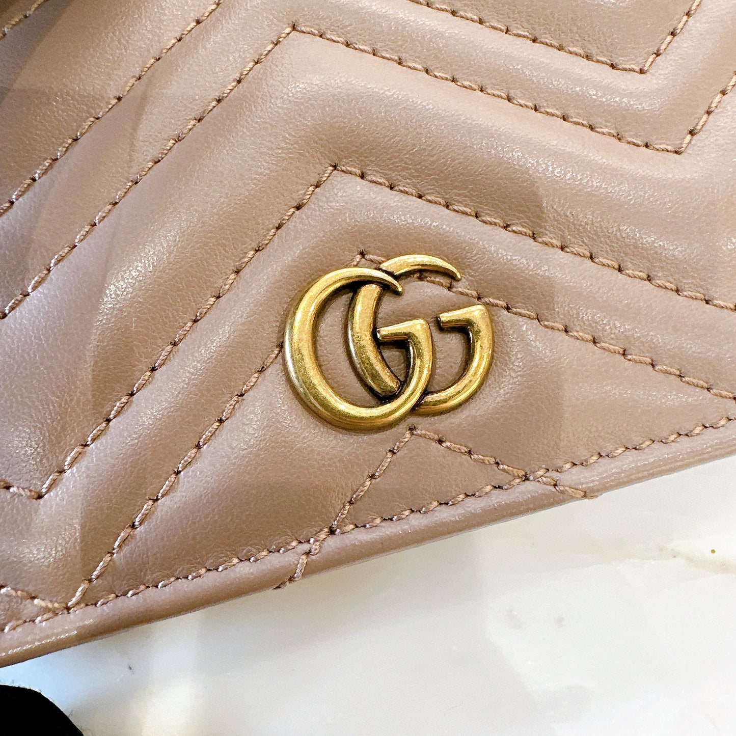 Gucci Marmont Bi-Fold Wallet in Dusty Pink